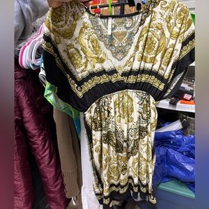 Chic Women's Blouse with Baroque Design